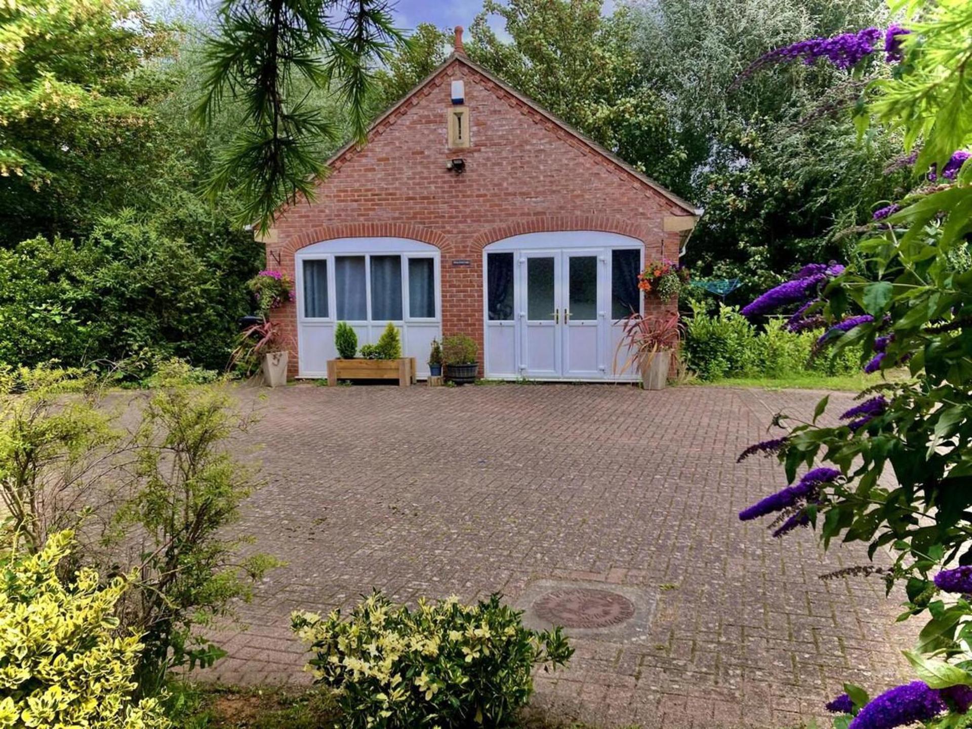 Cosy And Secluded Brook-Side Lodge Sleaford Exterior photo